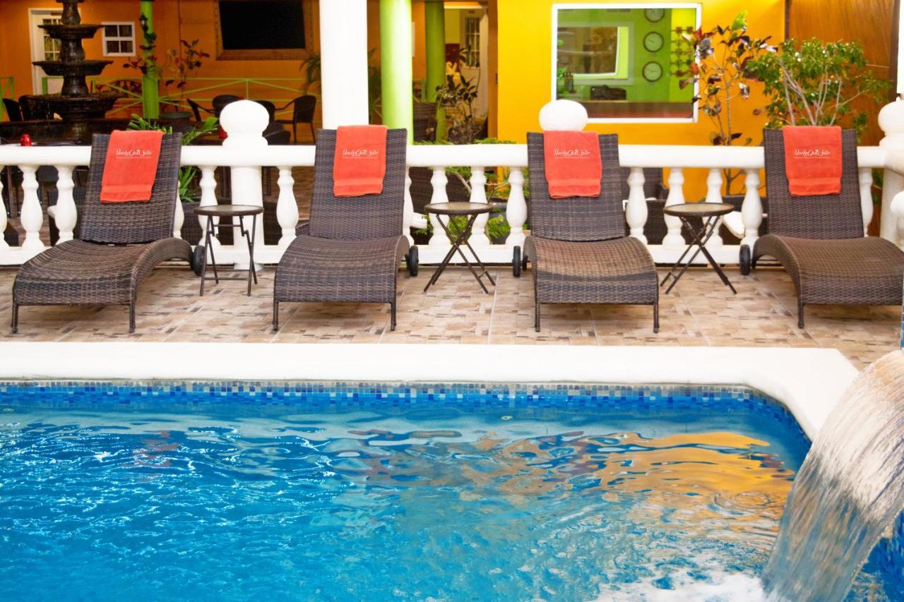 Beverly'S Oasis Suites Scarborough Dış mekan fotoğraf